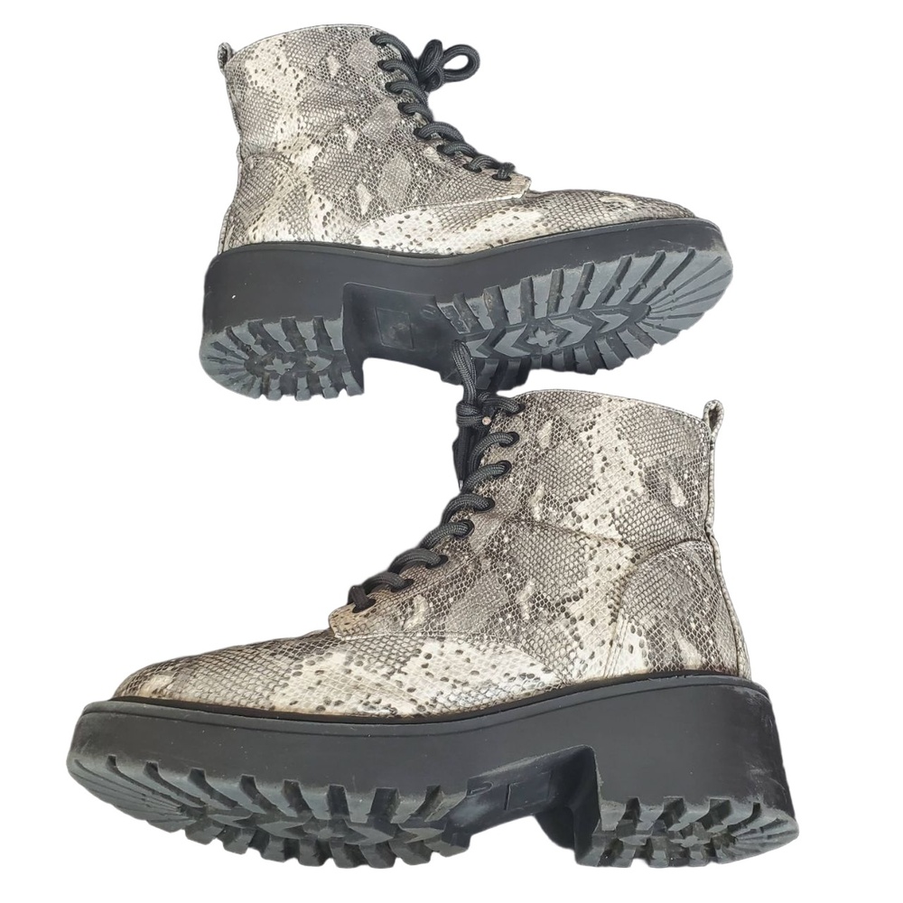 American Eagle Lug Boot Snake Print Lace Up Chunky Sole Boot Gray Womens Size 7 - Picture 4 of 11